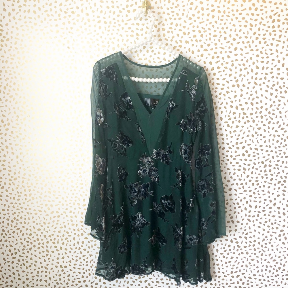 NWOT JOA Green Floral Velvet V Neck Dress - Picture 2 of 8